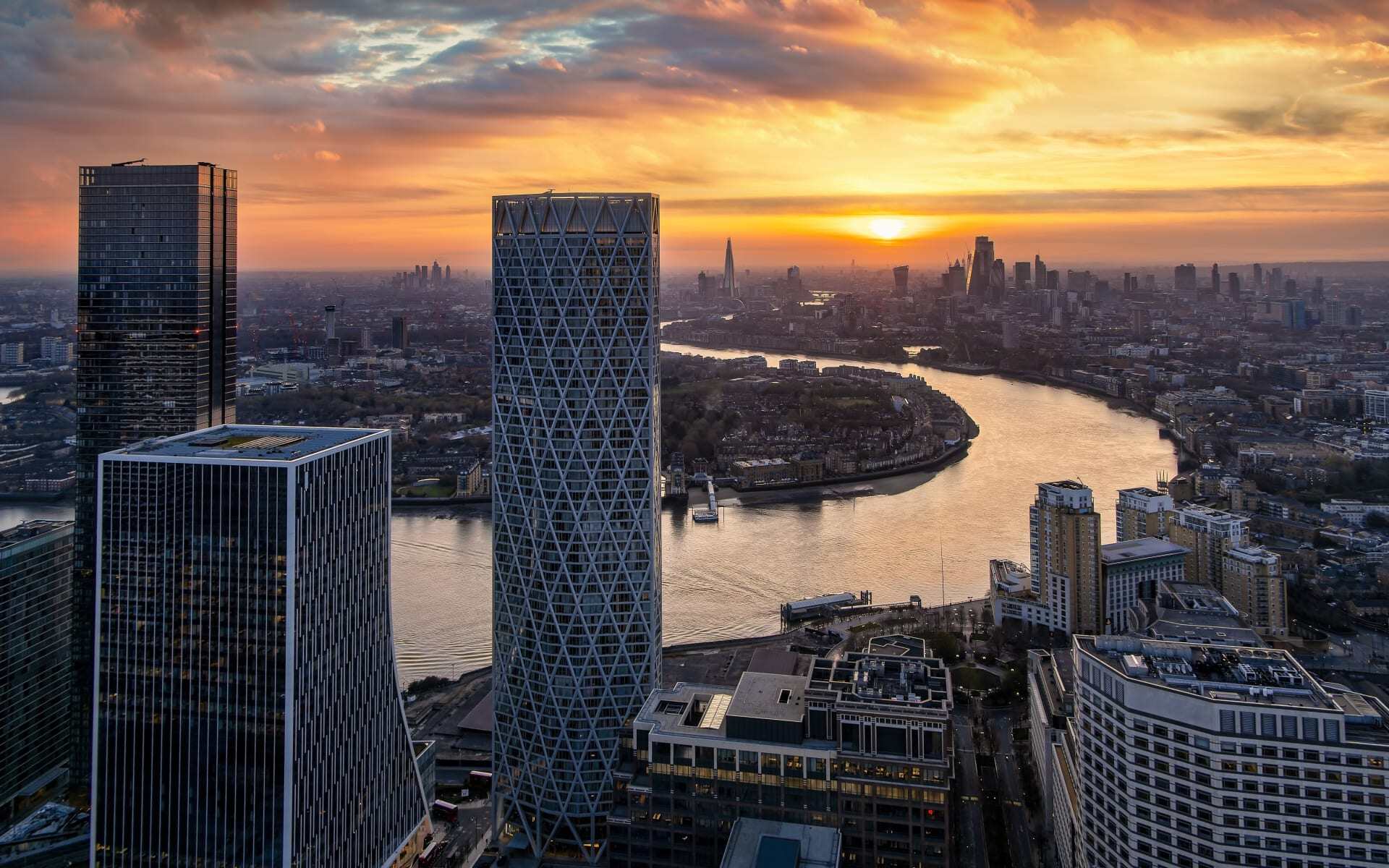 Canary Wharf in London has modern architecture.