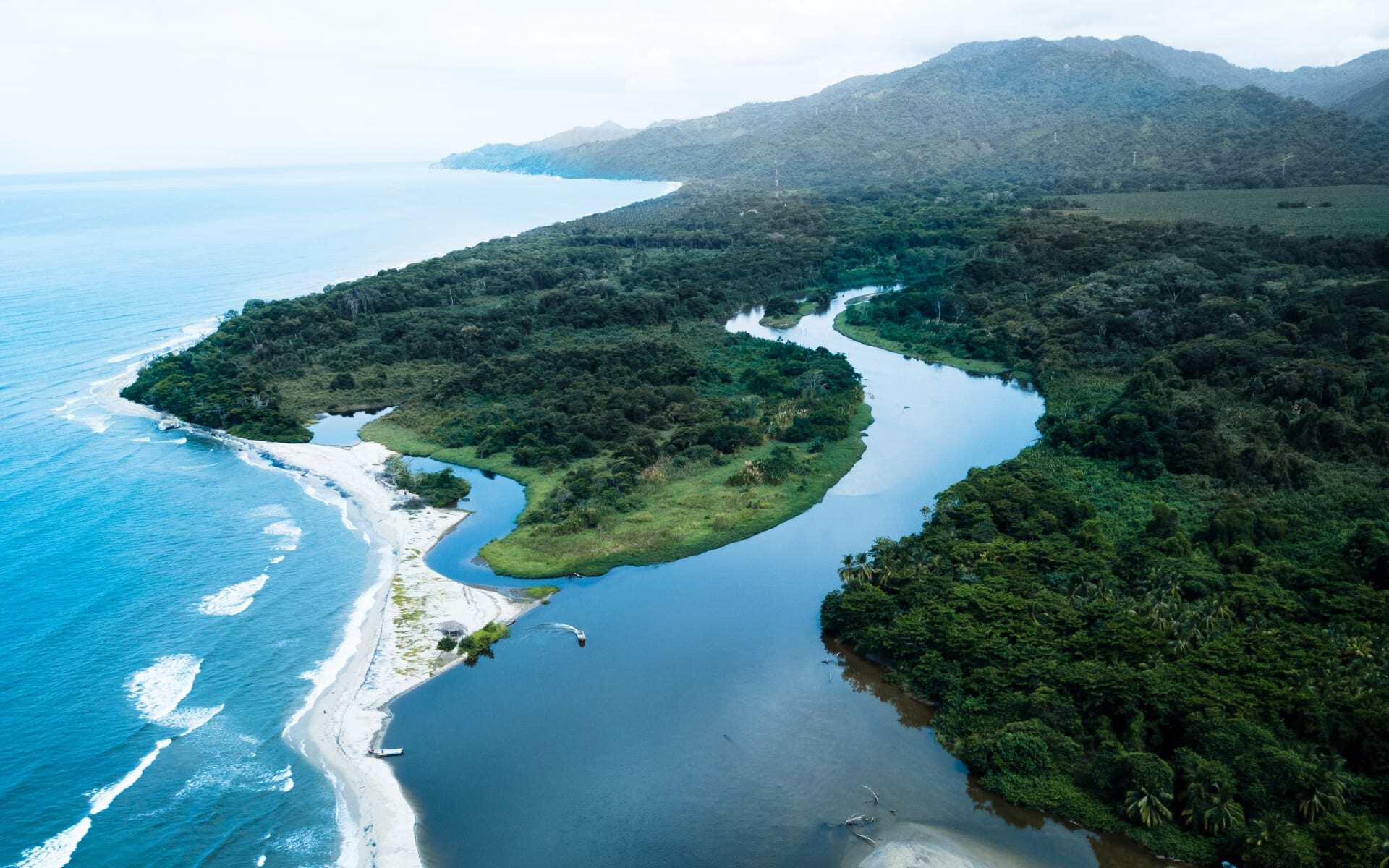 Discover the beauty of Sierra Nevada in Colombia 