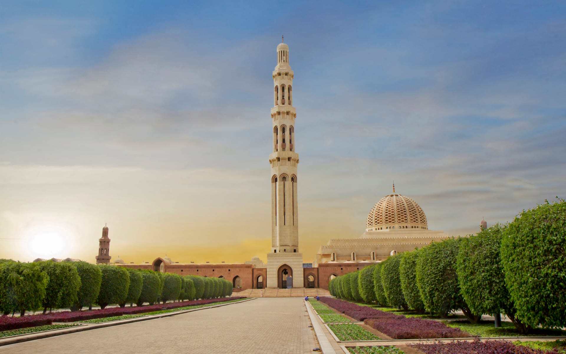 explore the temples in Muscat