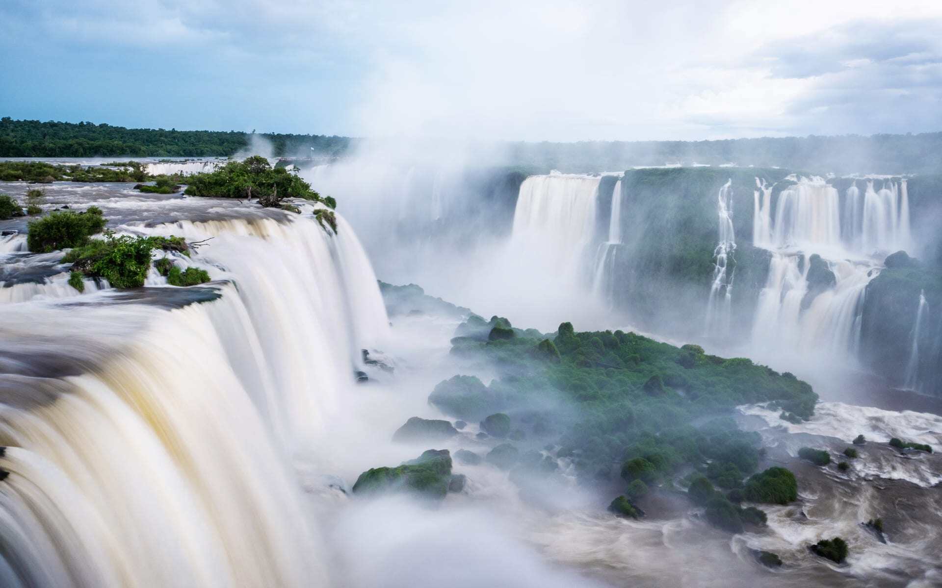 The amazing Iguazu falls