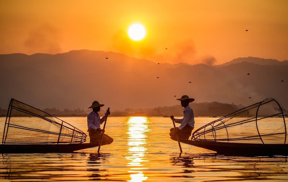 Inle_Lake_Fishermen