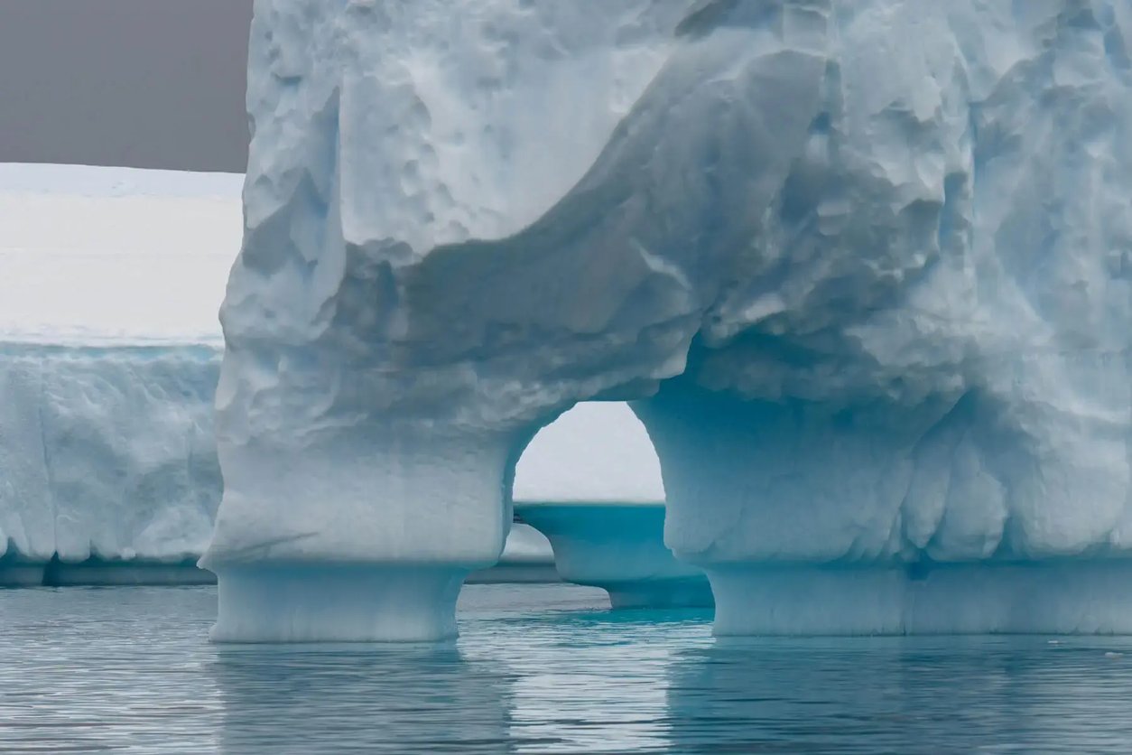 antarctica_ice_arch