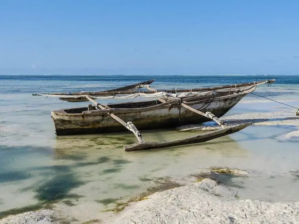 dhow-fishing-boat-ocean-beach-zanzibar