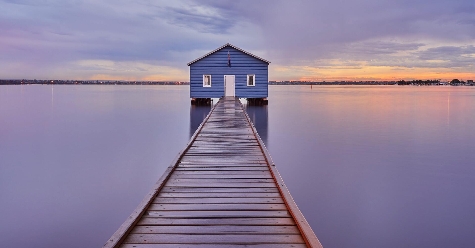 A sunset at the Swan River in Perth.