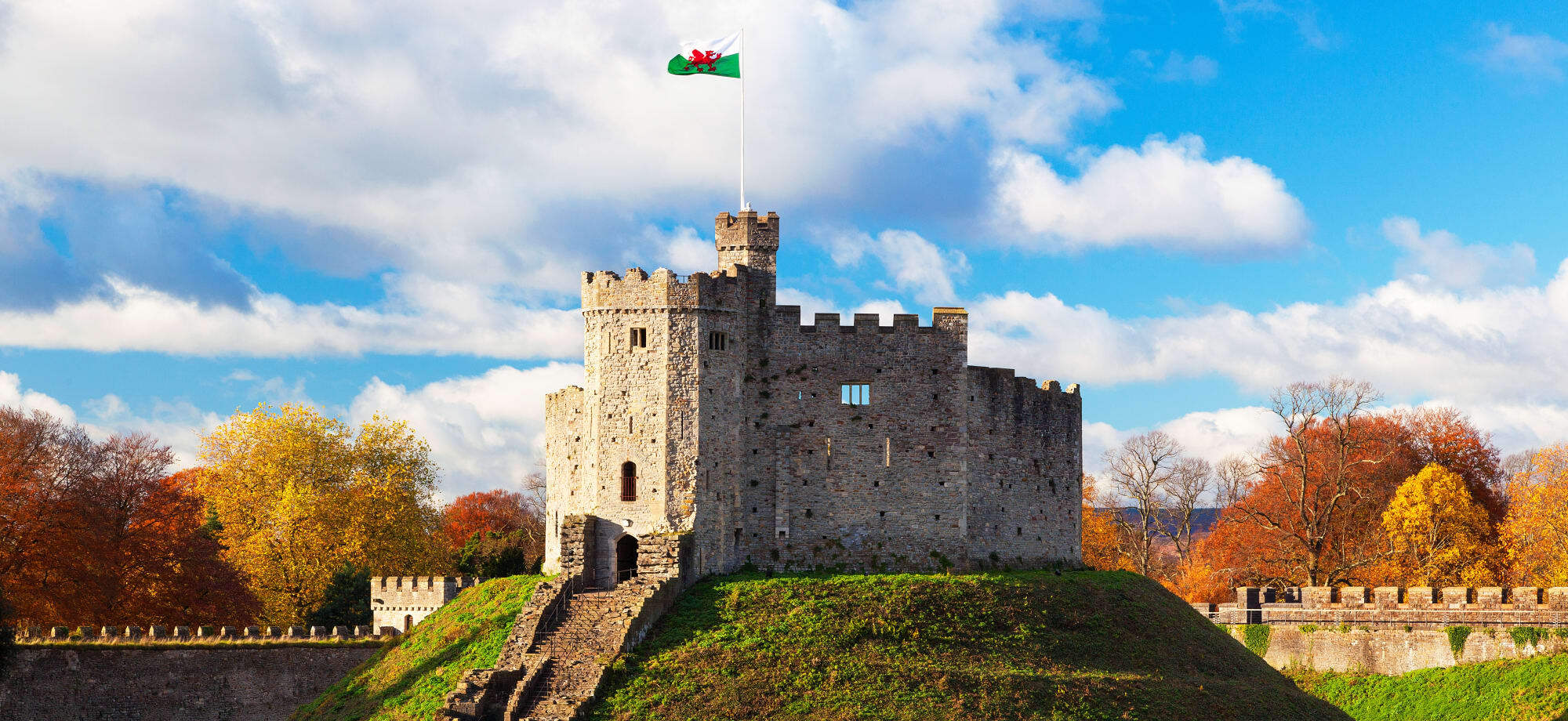 Wales_Cardiff-Castle_shutterstock_565356880_royhc3