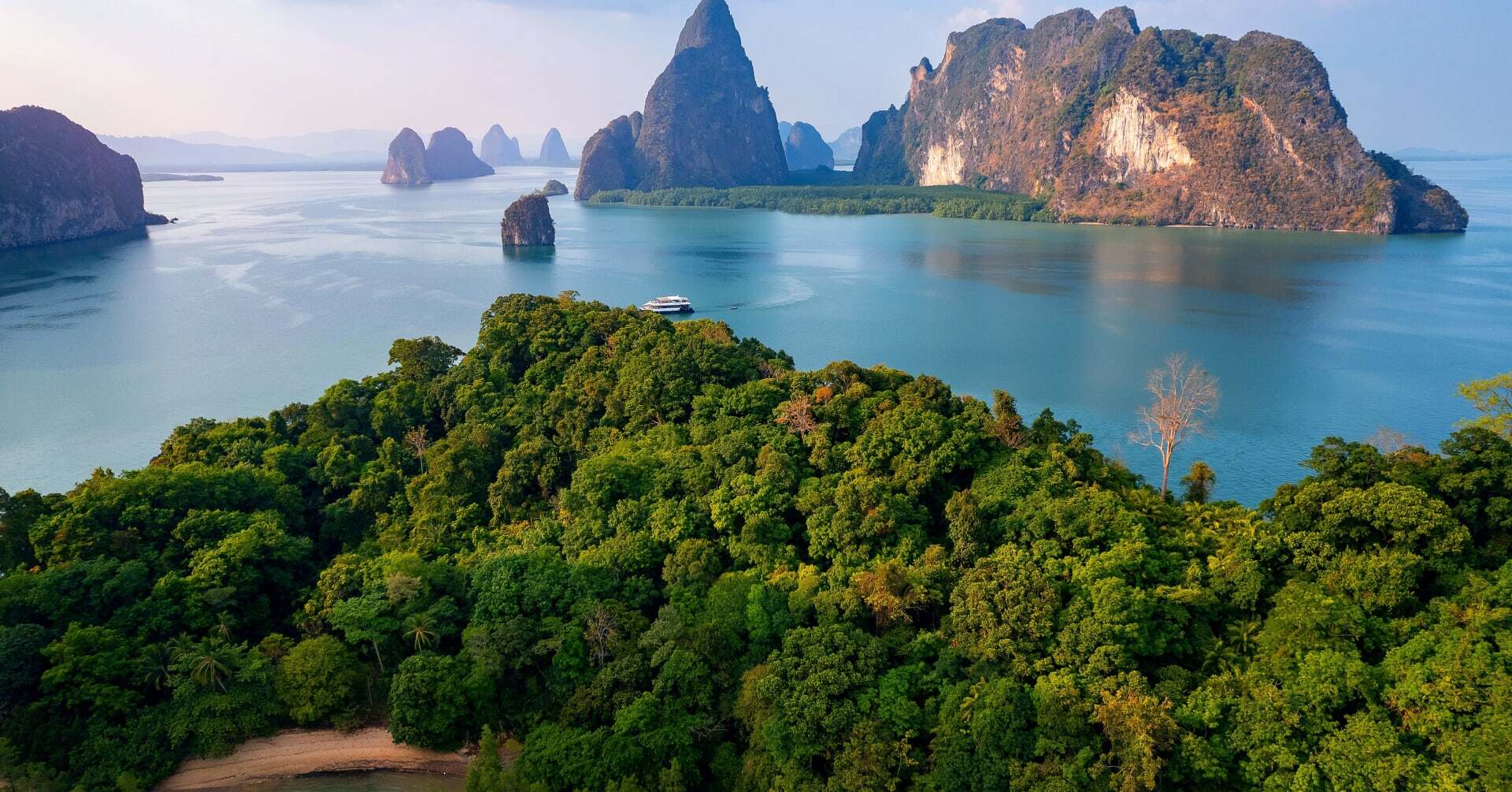 10 Ideas for Honeymoon Destinations in Asia