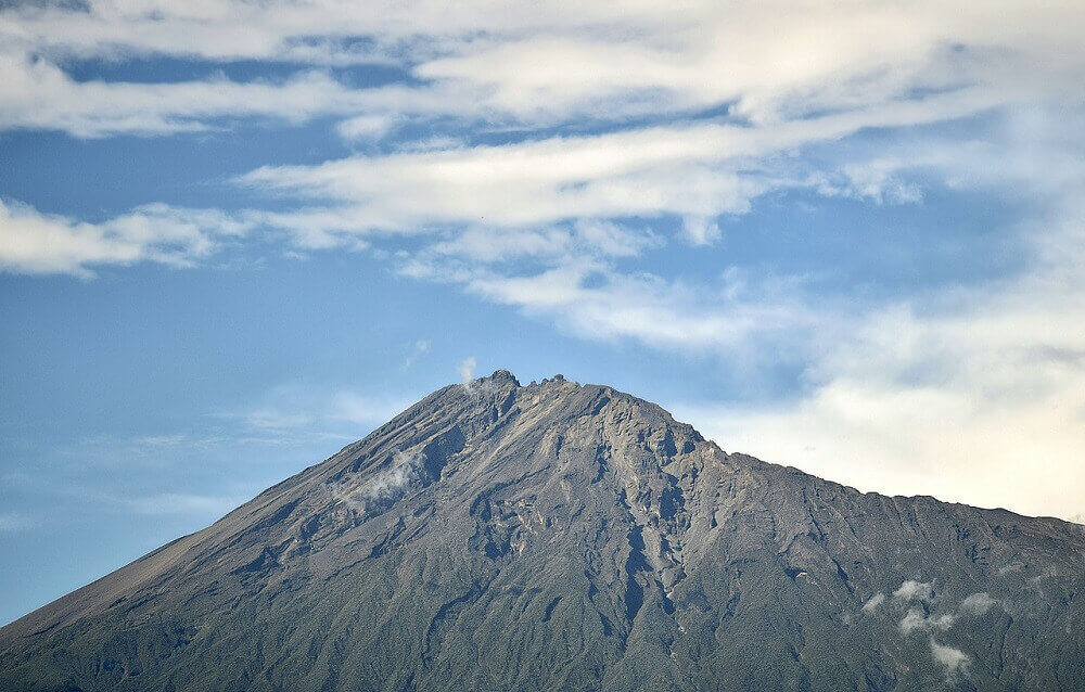 mount meru tanzania volcanic mountain
